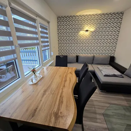 Πάρκο διακοπών Celine In Ruhiger Lage