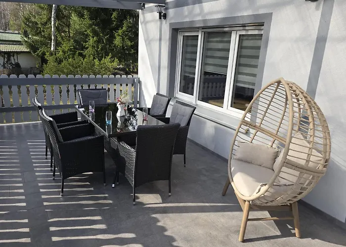 Celine In Ruhiger Lage